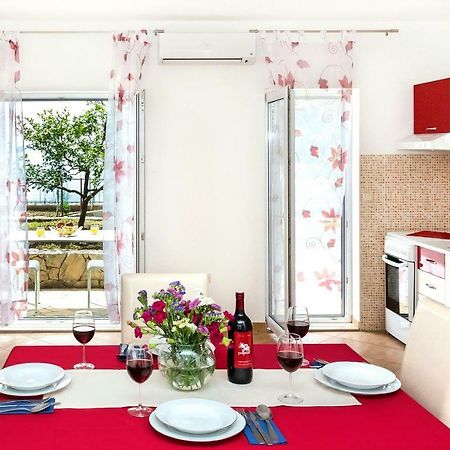 Apartmani Ami Podstrana Esterno foto