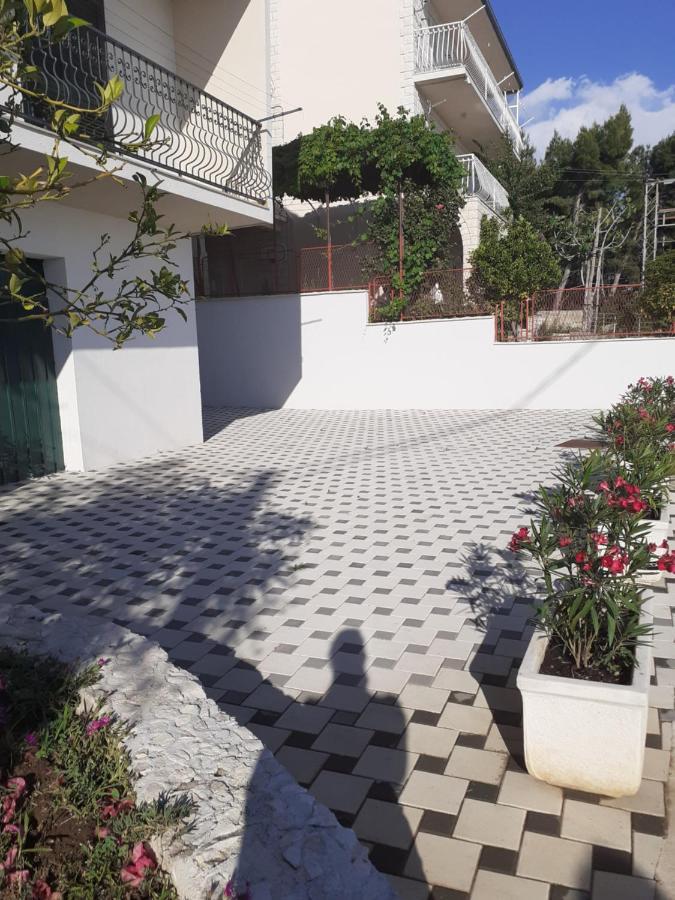 Apartmani Ami Podstrana Esterno foto