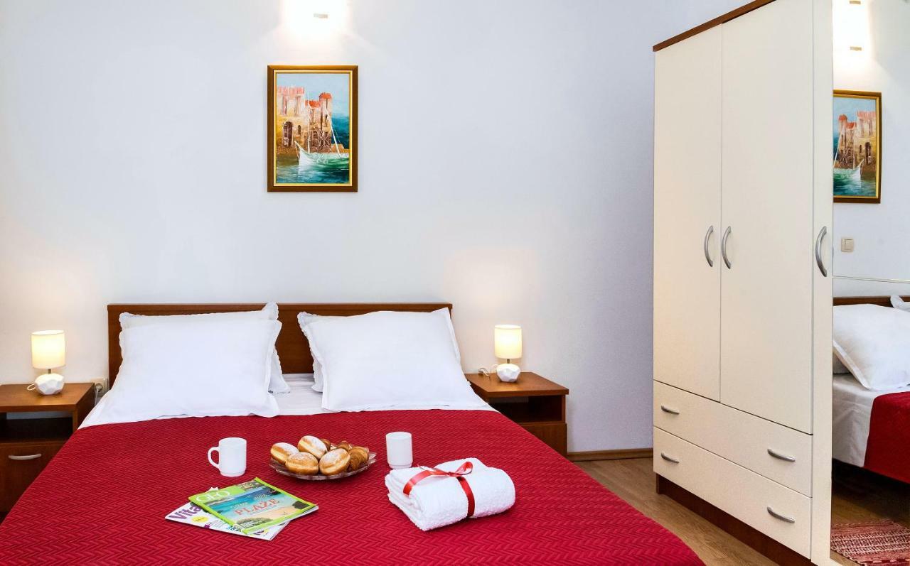 Apartmani Ami Podstrana Esterno foto