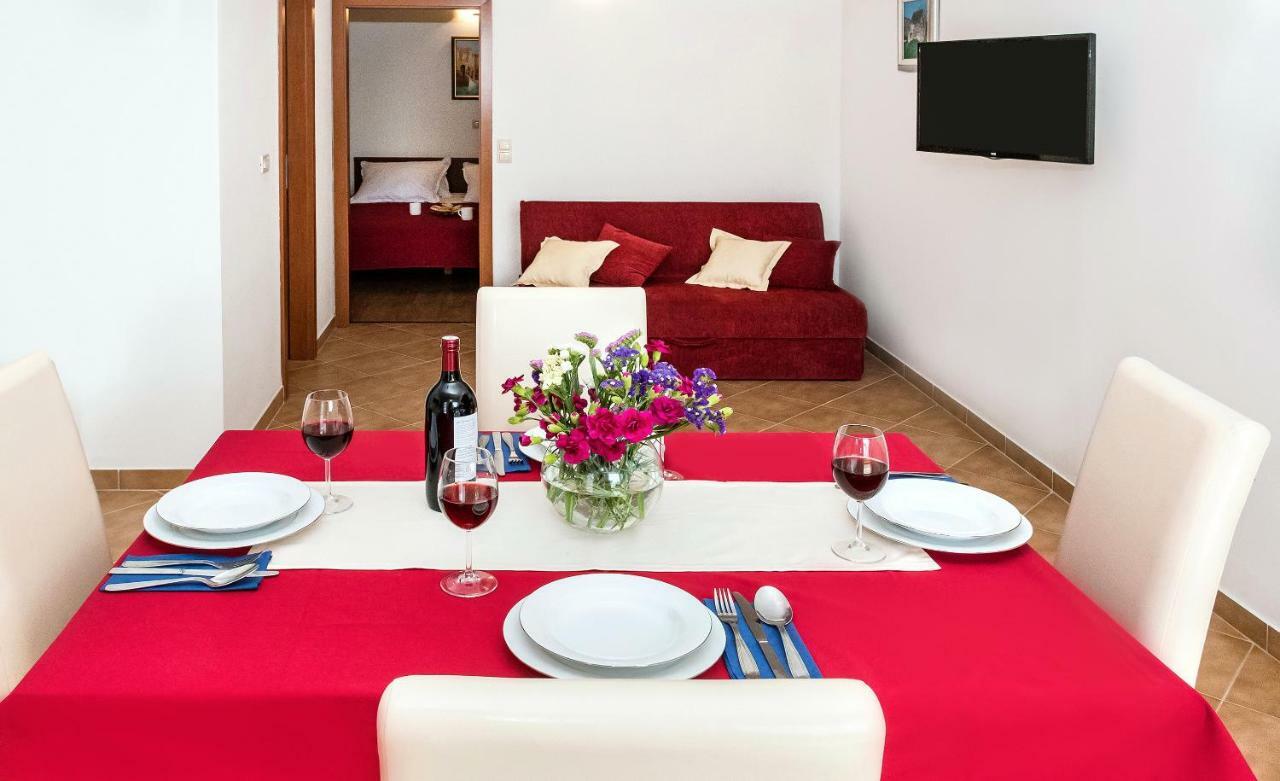 Apartmani Ami Podstrana Esterno foto